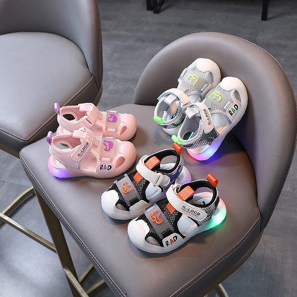 Παιδικά σανδάλια με βελκρό κατάλληλα για αγόρια