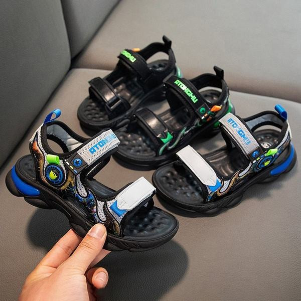 Παιδικά σανδάλια για αγόρια σε μαύρο χρώμα