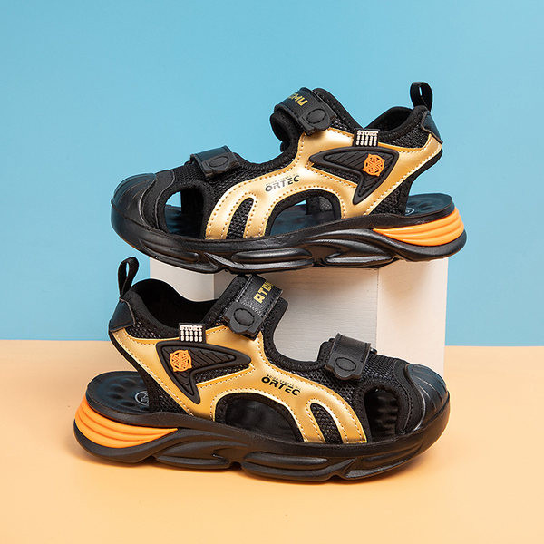 Bőr szandál tépőzárral és felirattal fiúknak