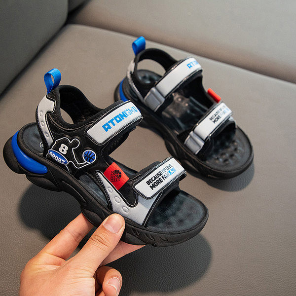 Sport gyerekszandál emblémákkal fiúknak