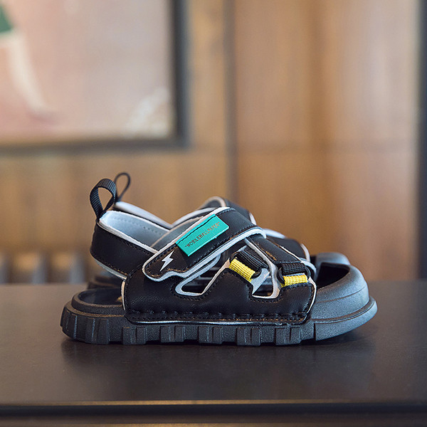 Lameda talla ja kirjaga uus mudel poiste nahast sandaalid