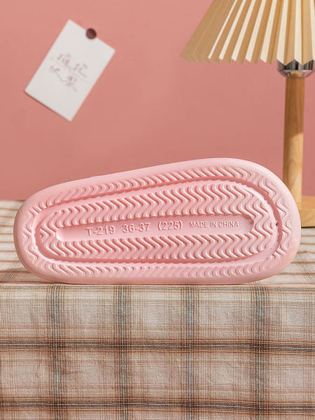 Gumi papucs lányoknak felirattal és rátéttel