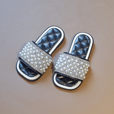 Gyöngyös bőrpapucs új modellje lányoknak