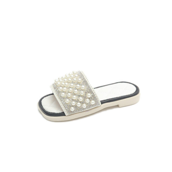 Gyöngyös bőrpapucs új modellje lányoknak