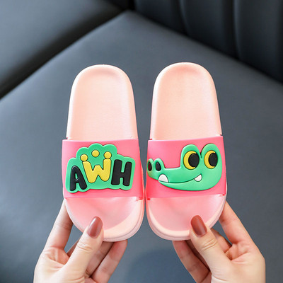 Lapos talpú, rátéttel ellátott gyerekpapucs