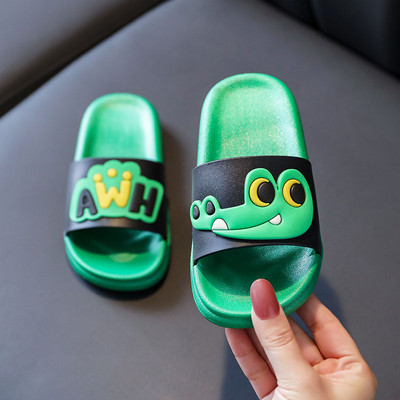 Lapos talpú, rátéttel ellátott gyerekpapucs