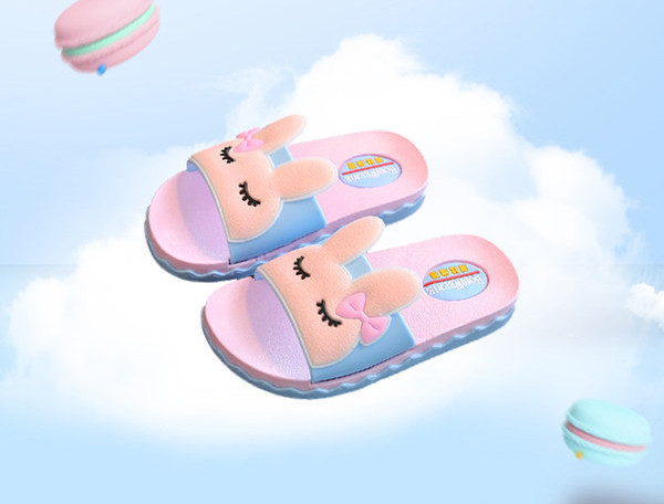 Lapos talpú, rátéttel ellátott gyerekpapucs