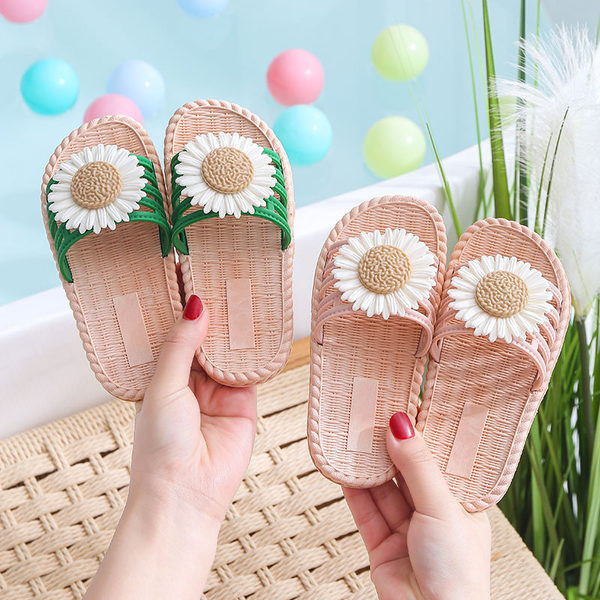 Gumi papucs lányoknak 3D virággal