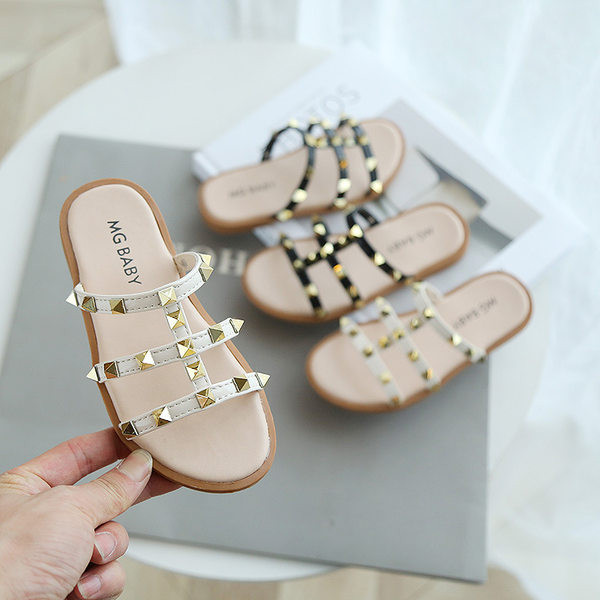 Παιδικές παντόφλες με πριτσίνια και επίπεδη σόλα