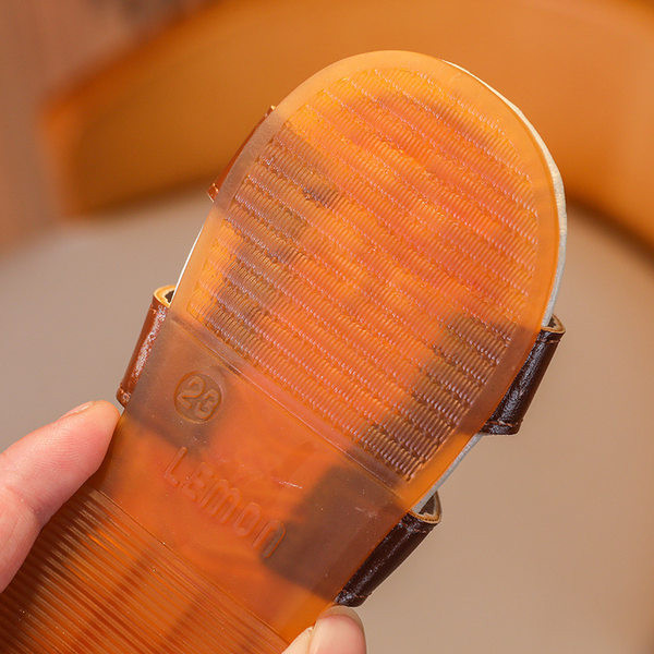 Детски кожени чехли в три цвята и равна подметка 