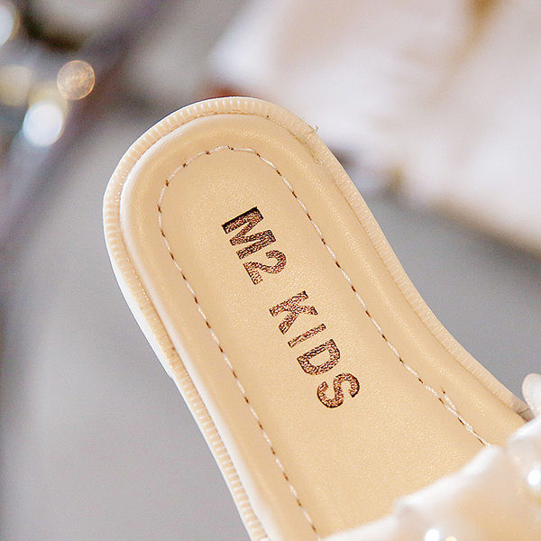 Παντόφλες για κορίτσια με διακοσμητικές πέρλες