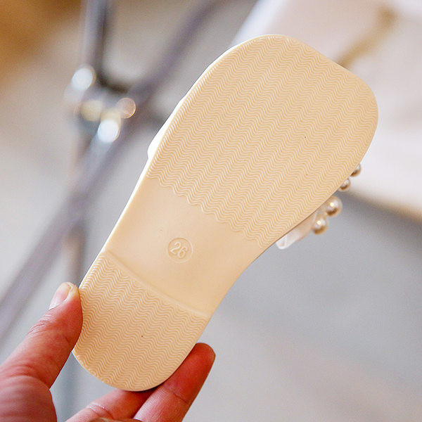 Παντόφλες για κορίτσια με διακοσμητικές πέρλες