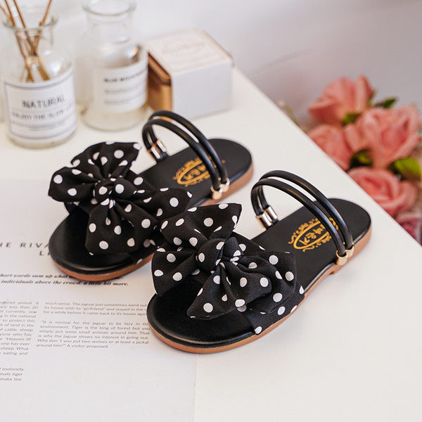 Gyerekszandál lányoknak szalaggal és lapos talppal