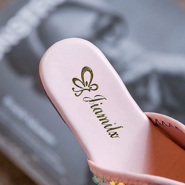 Παντόφλες για κορίτσια με κορδέλα και πούλιες