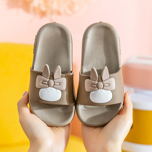 Gumi papucs rátéttel és lapos talppal lányoknak