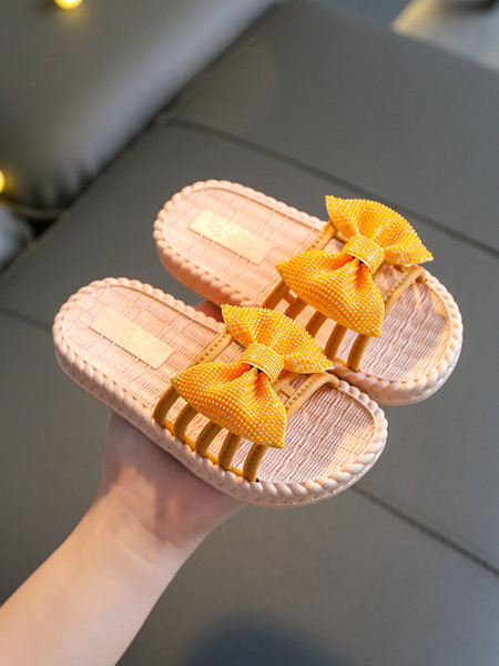 Gyermek papucs lányoknak két modell szalaggal és virág díszítéssel