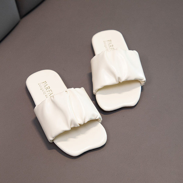 Παιδικές παντόφλες με λουράκι από οικολογικό δέρμα με κερδισμένο αποτέλεσμα