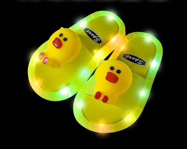 Bērnu gaismas čības ar 3D elementu - vairākas krāsas