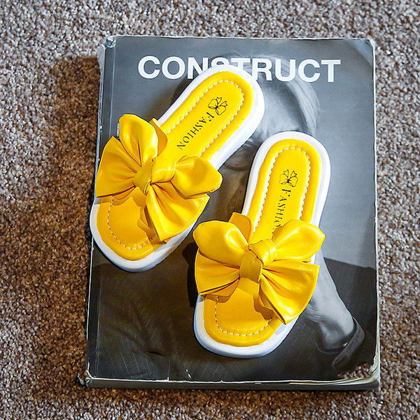 Παντόφλες για κορίτσια από οικολογικό δέρμα με κορδέλα