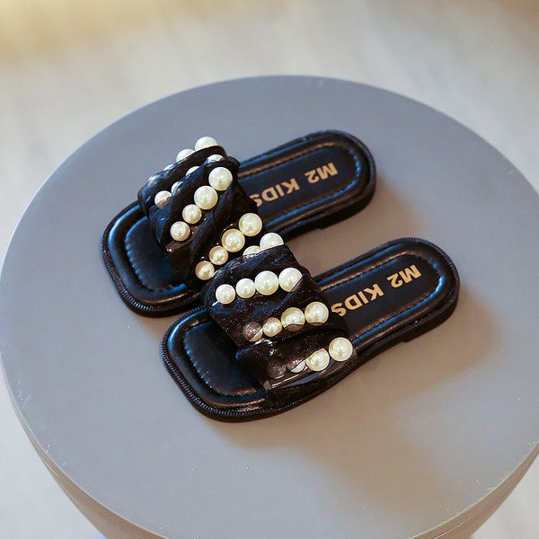 Vabaaja laste sussid tülli ja pärlitega