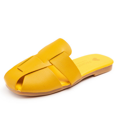 Παιδικές παντόφλες από οικολογικό δέρμα με κλειστά δάχτυλα