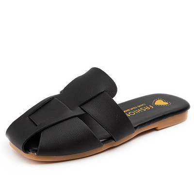 Παιδικές παντόφλες από οικολογικό δέρμα με κλειστά δάχτυλα