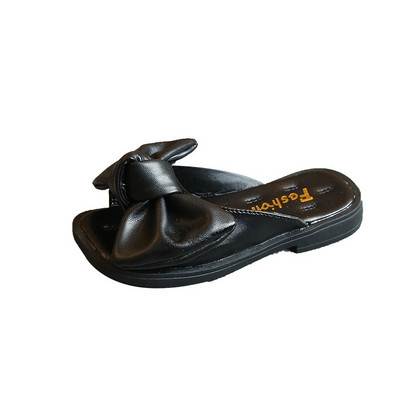 Lányoknak műbőrből készült papucs szalaggal