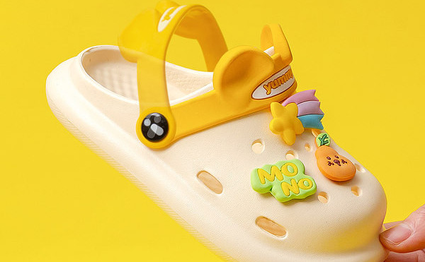 Καλοκαιρινοί παιδικοί κρόκοι με τρισδιάστατο στοιχείο για κορίτσια