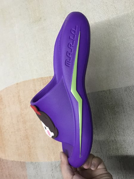 Νέο μοντέλο λαστιχένιες παντόφλες για κορίτσια με απλικέ