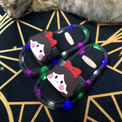 Gumi gyerekpapucs színes rátéttel és gumi talppal