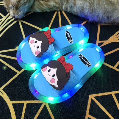 Gumi gyerekpapucs színes rátéttel és gumi talppal