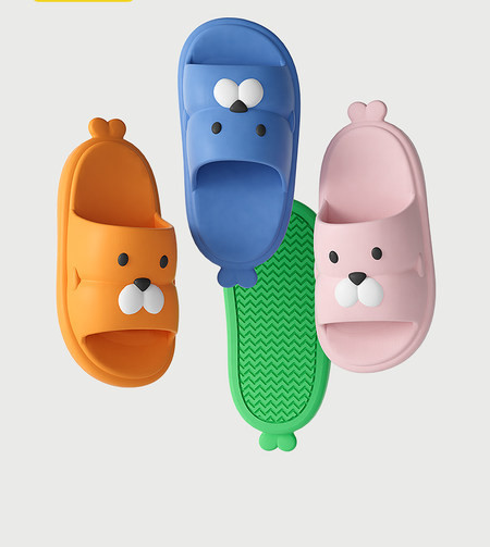 Vaikiškos guminės šlepetės su aplikacijomis ir lygiu padu