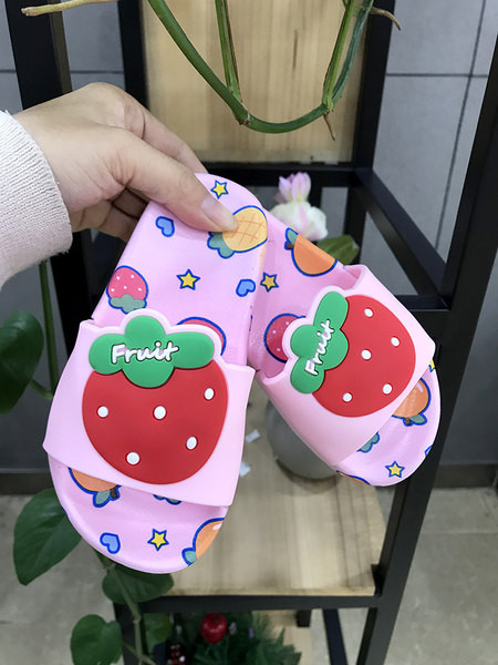 Casual papuče za djevojčice s aplikacijom novi model