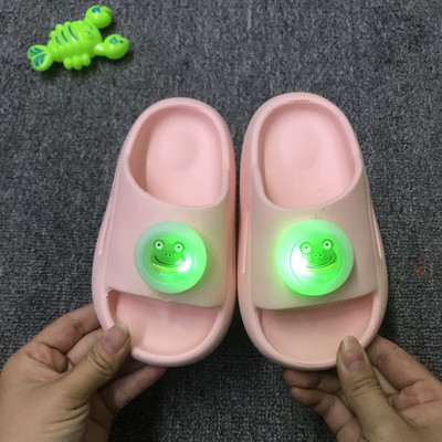 Lapos talpú gumipapucs - három színben