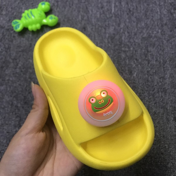 Lapos talpú gumipapucs - három színben