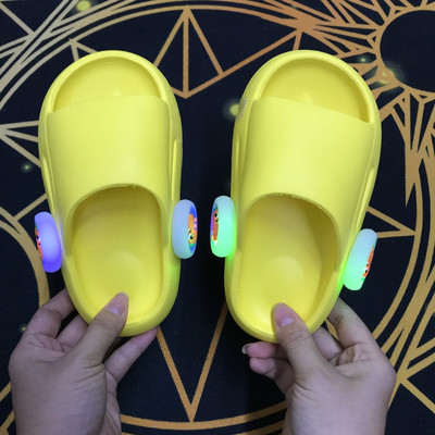 Детски гумени чехли - три цвята