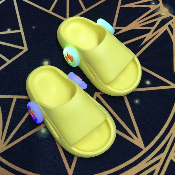 Детски гумени чехли - три цвята