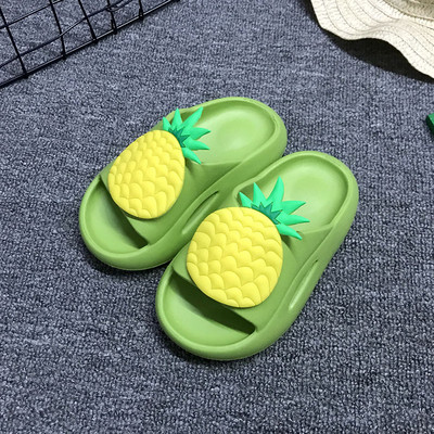 Gyermek gumipapucs színes 3D applikációval