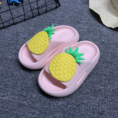 Gyermek gumipapucs színes 3D applikációval