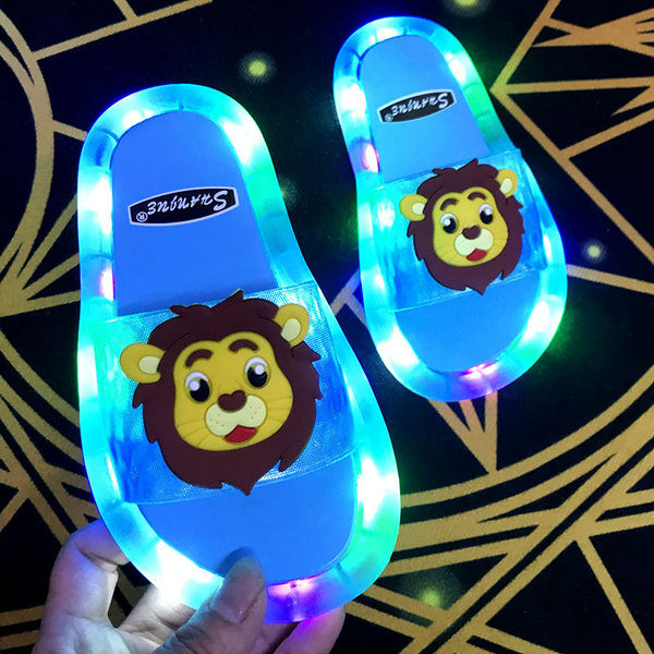 Детски светещи чехли с апликация - четири цвята