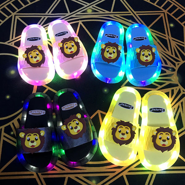 Детски светещи чехли с апликация - четири цвята