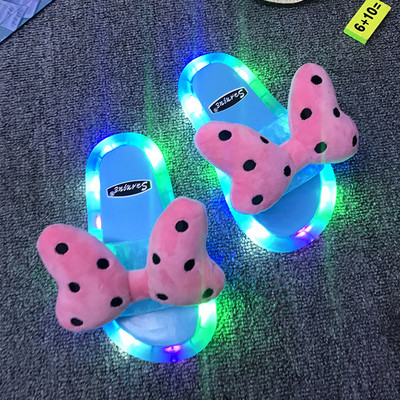 Καλοκαιρινές παιδικές παντόφλες με λαμπερές σόλες