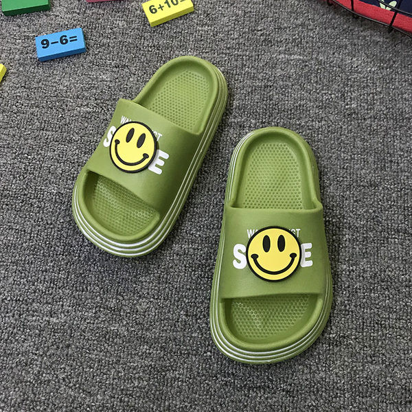 Παιδικές λαστιχένιες παντόφλες με απλικέ και επίπεδη σόλα νέο μοντέλο