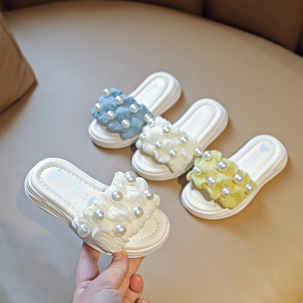 Neljas värvitoonis pärlitega lastesussid