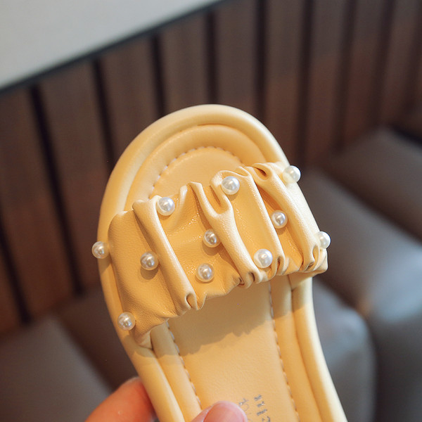 Casual παιδικές δερμάτινες παντόφλες με πέρλες για κορίτσια