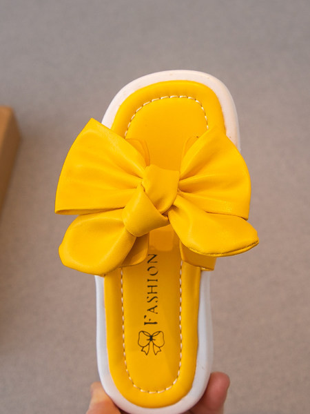 Παντόφλες για κορίτσια από οικολογικό δέρμα με κορδέλα - τριών χρωμάτων