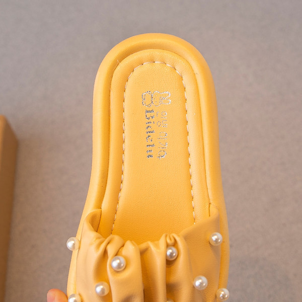 Παιδικές παντόφλες με πέρλες σε τρία χρώματα