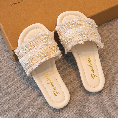 Μοντέρνες παιδικές παντόφλες με πέρλες