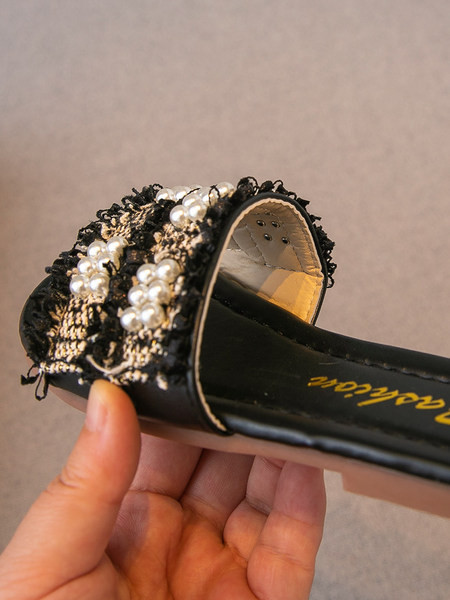 Μοντέρνες παιδικές παντόφλες με πέρλες