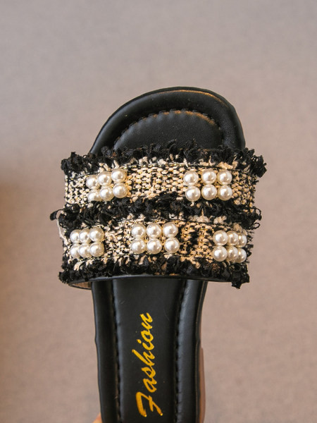 Μοντέρνες παιδικές παντόφλες με πέρλες